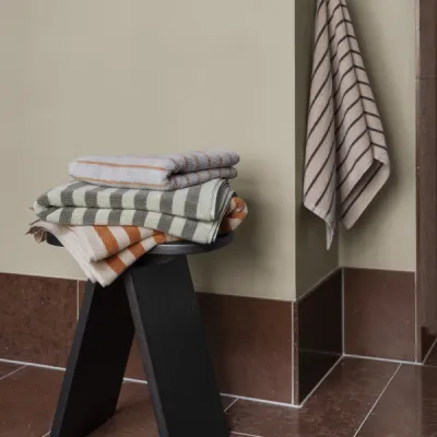 Badetuch ARTO Moonbeam/Magnet 70 x 140 cm Desert Sage/Agave Green Größe 70 x 140 cm, breite Streifen