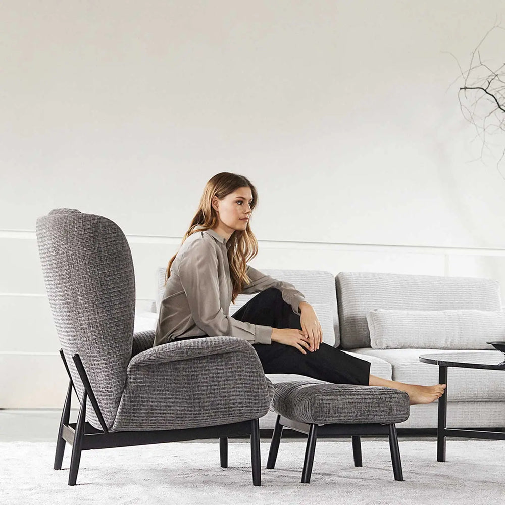 Adieu Couchpotato! Warum dein Sofa dich heimlich sabotiert (und wie Flexlux dich rettet)