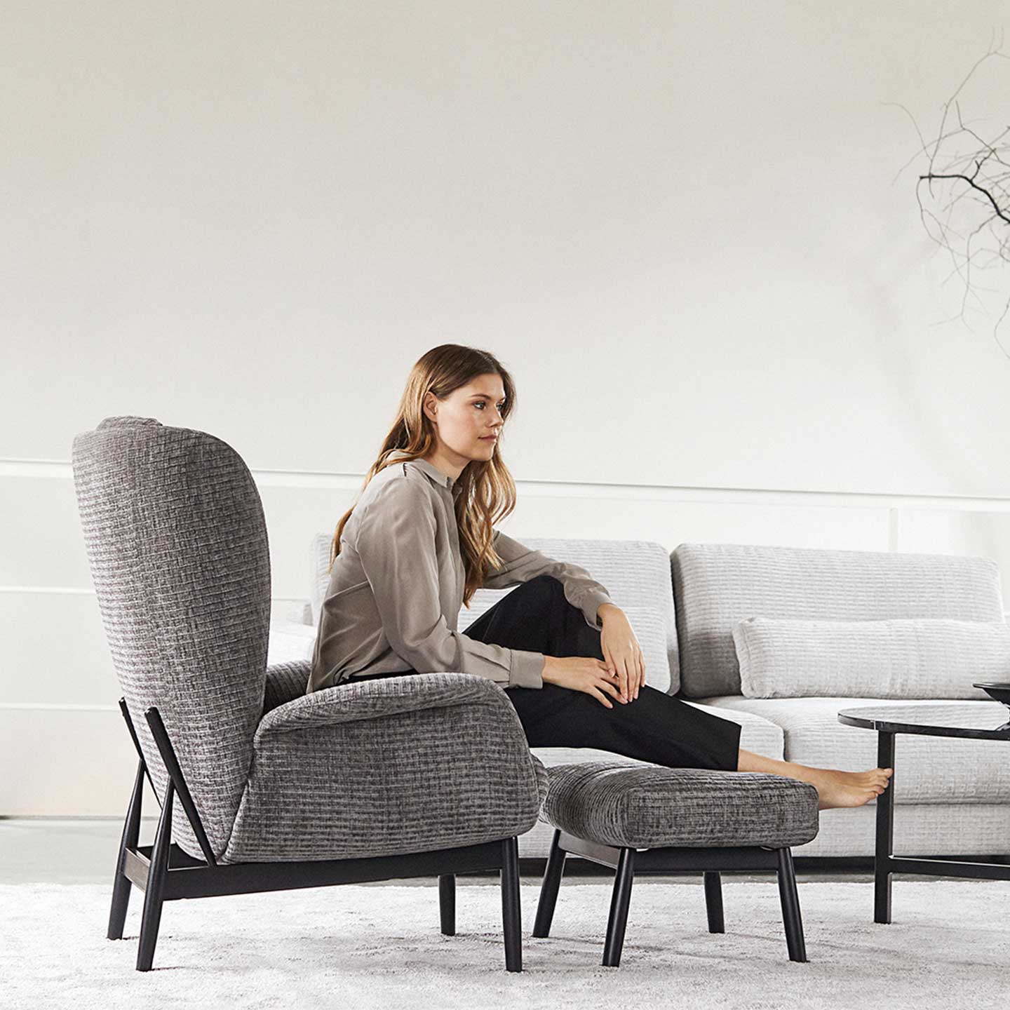 Adieu, Couchpotato! Warum dein Sofa dich heimlich sabotiert (und wie Flexlux dich rettet)