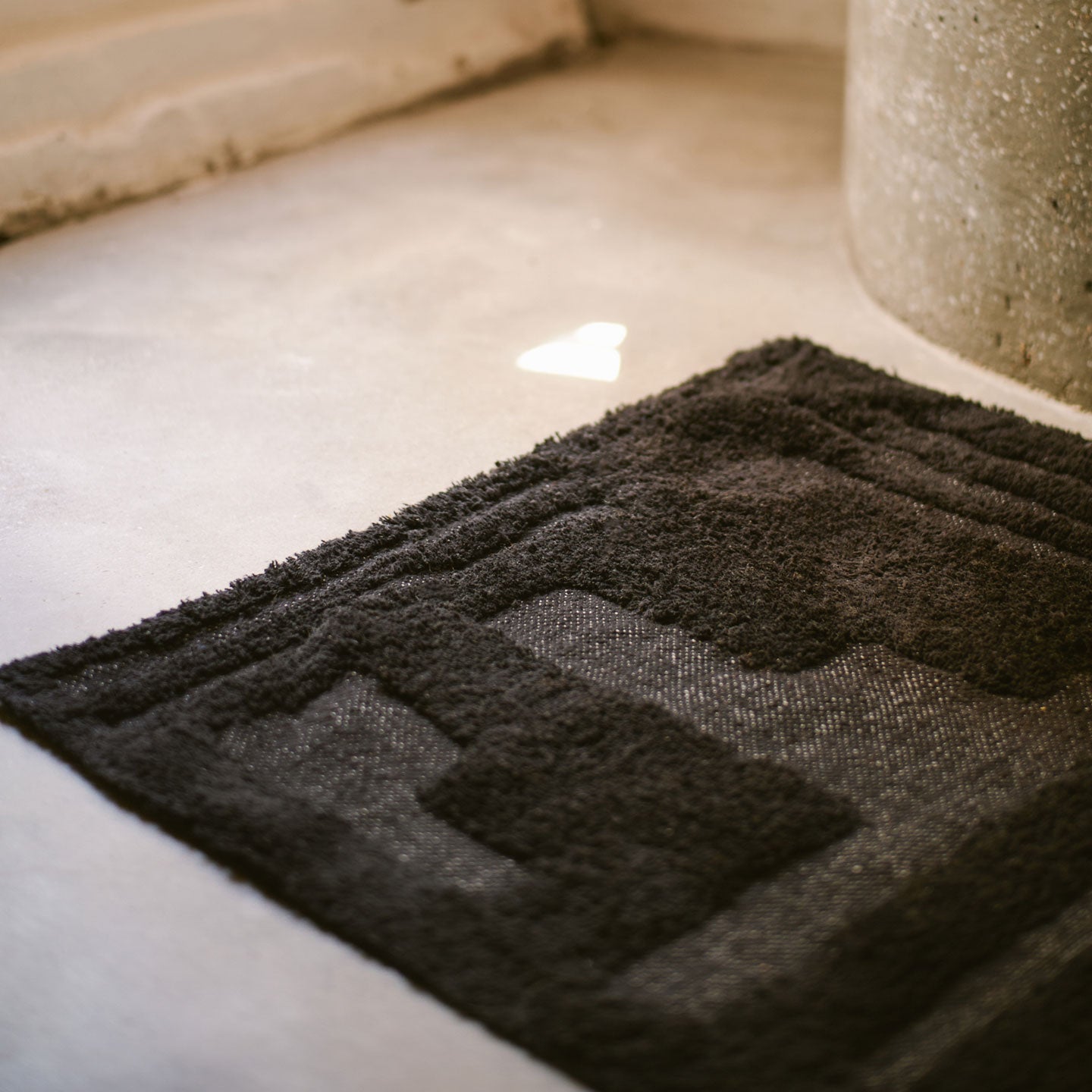 Badematte aus Baumwolle in schwarz/grau - Badematte