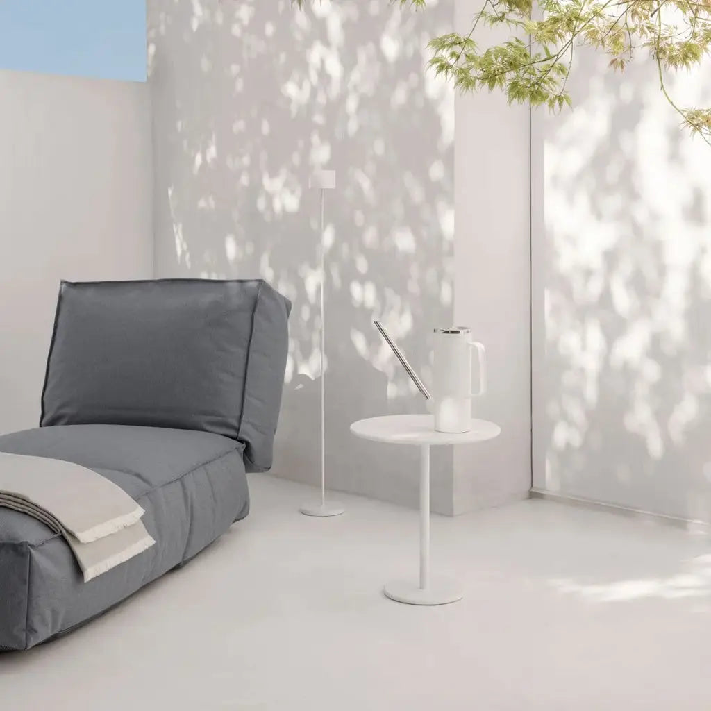 Outdoor Beistelltisch STAY in Aluminium - Beistelltisch