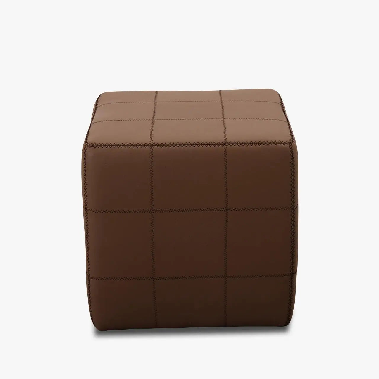ZIG ZAG Hocker in nougatfarbenem Leder mit braunen Kontrastnähten - Hocker