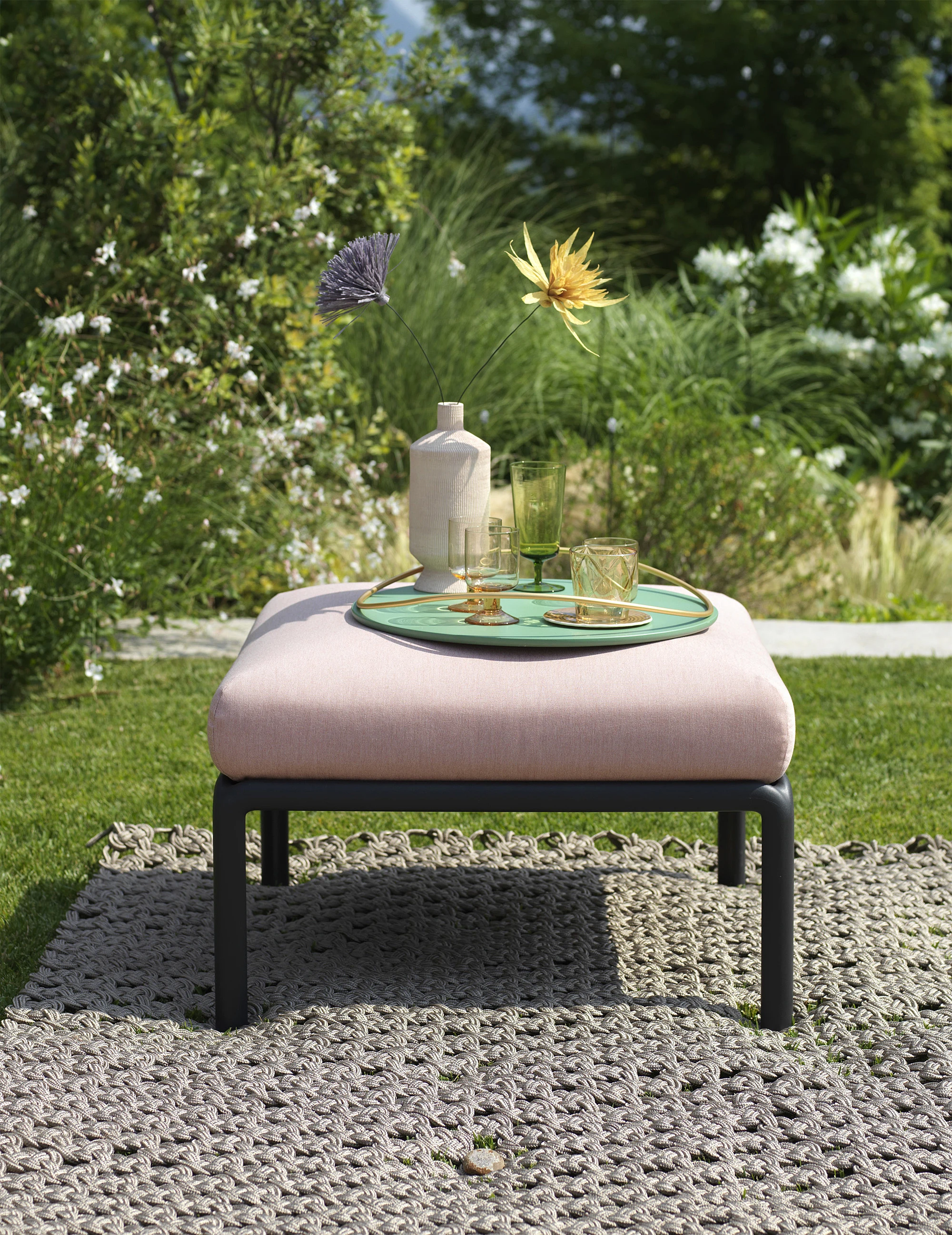 Komodo Pouf Sofa