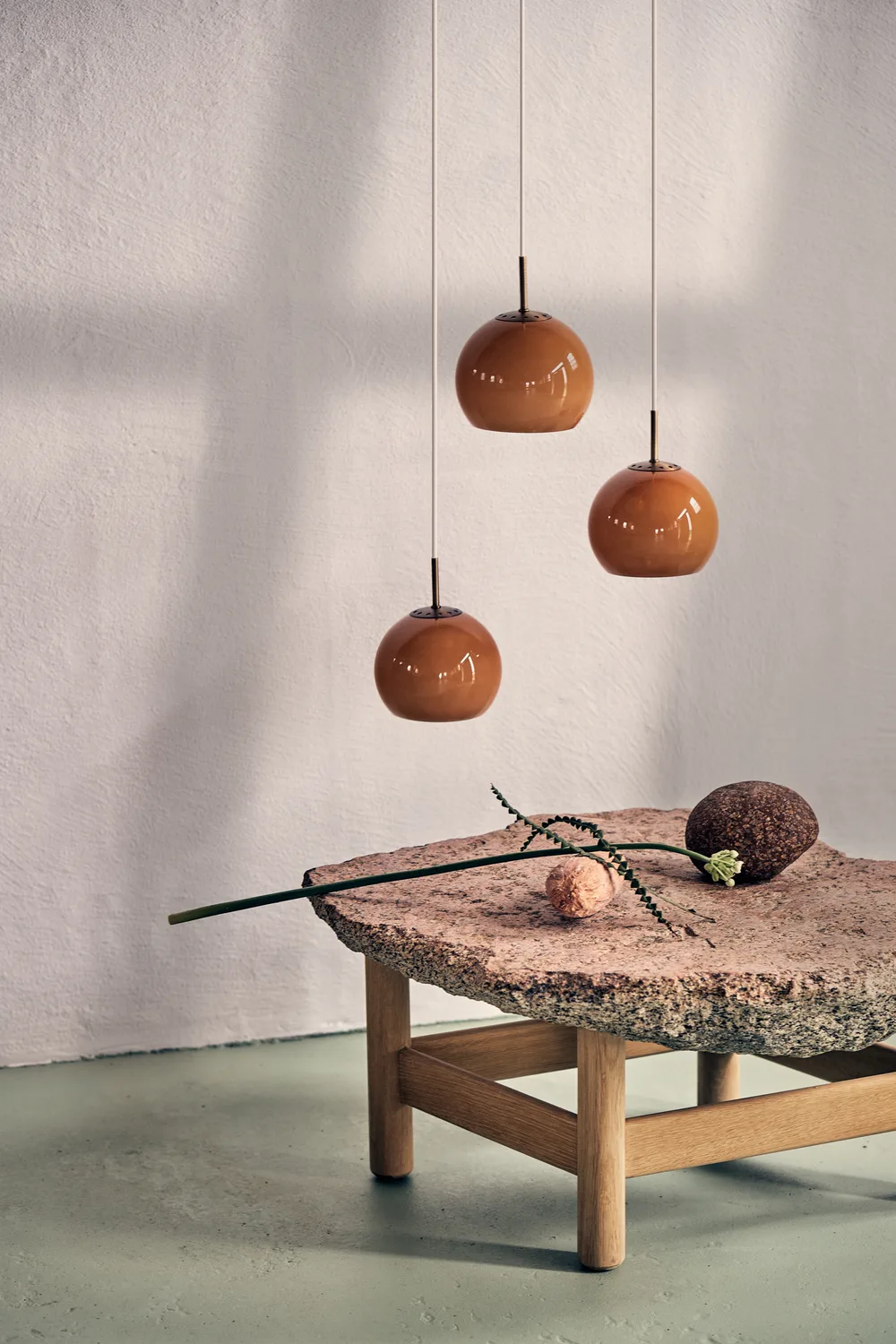 Frandsen Frandsen Ball Glass Pendelleuchte Ø18 – Lifestyle
