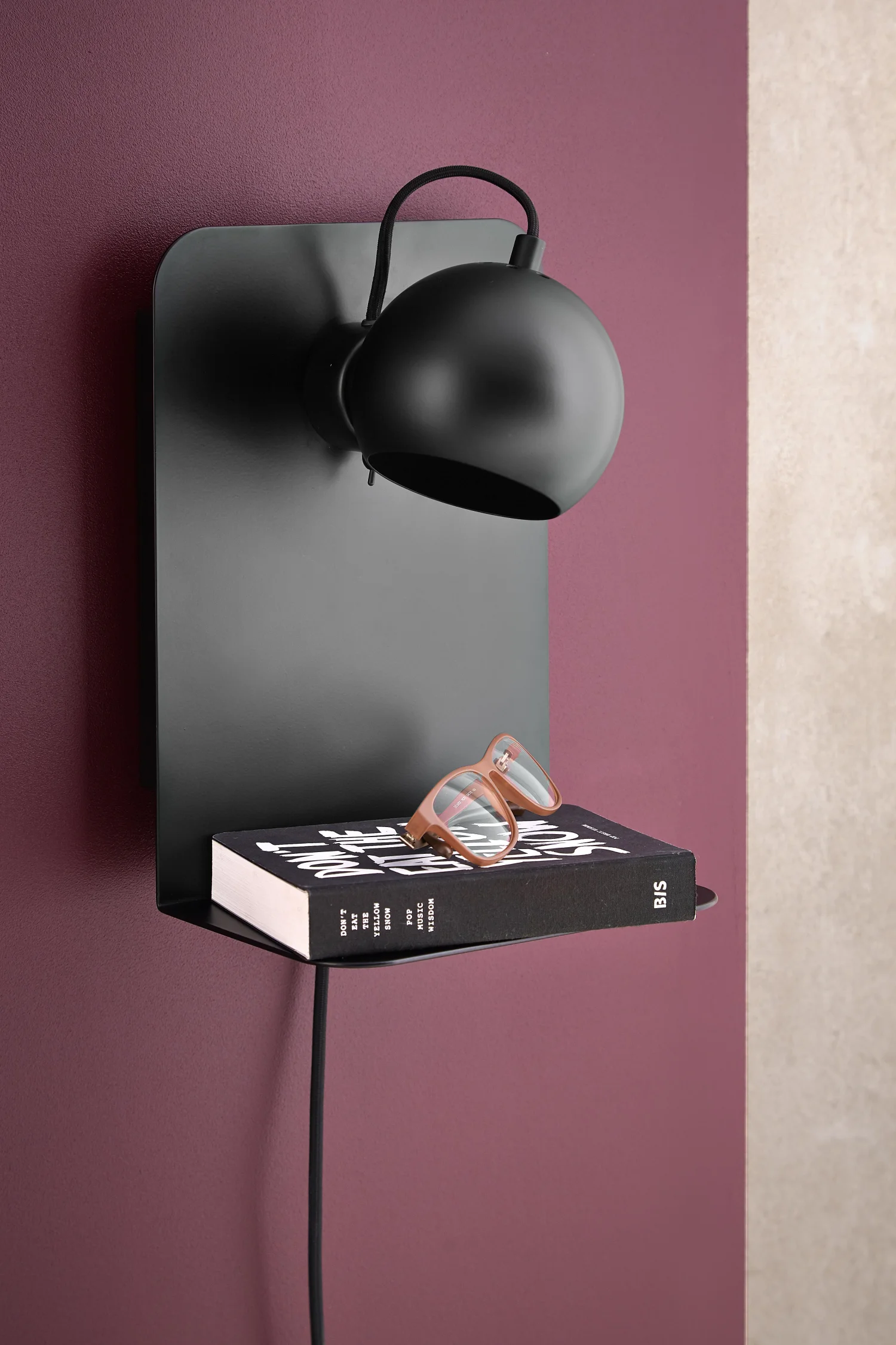 Frandsen Ball Wandleuchte mit USB – Art. 104530