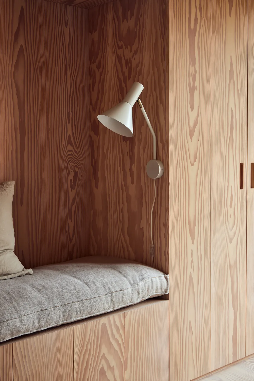 Frandsen Frandsen Lyss Wandleuchte – Lifestyle