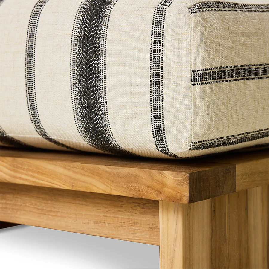 HKliving Outdoor Hocker Teak – Chalkstripe – Wohnansicht