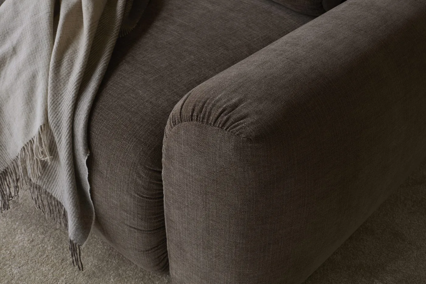 norum-schlafsofa-mit-chunky-armlehnen
