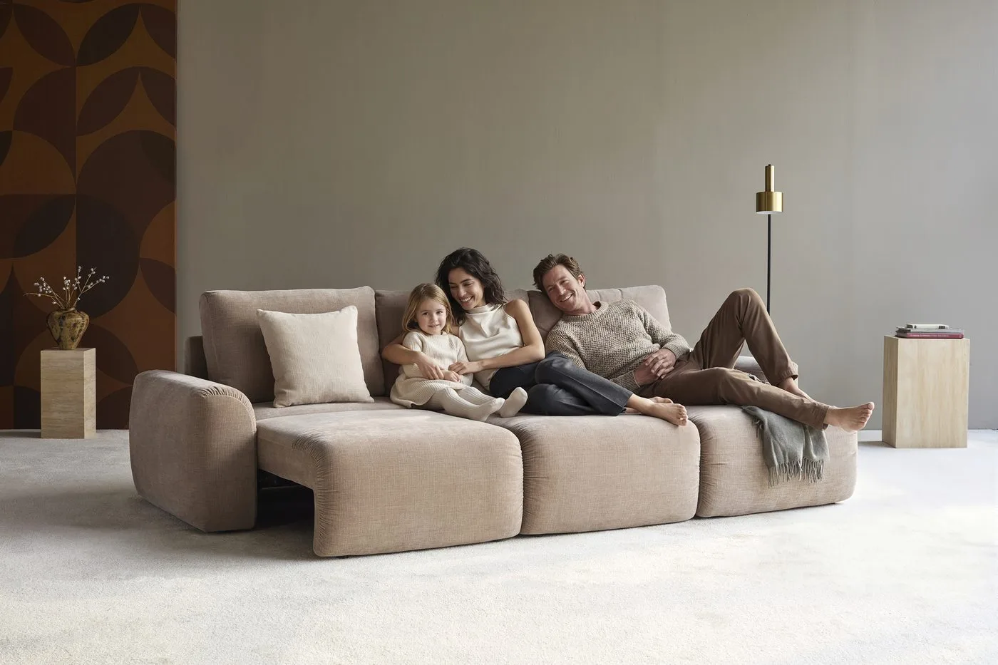 norum-schlafsofa-chaiselongue-chunky-armlehnen