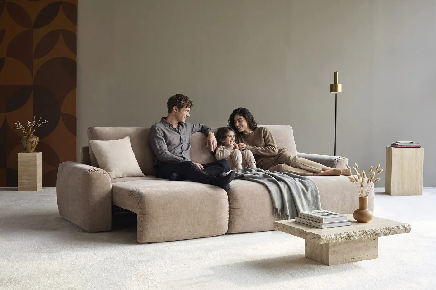 norum-schlafsofa-chaiselongue-chunky-armlehnen