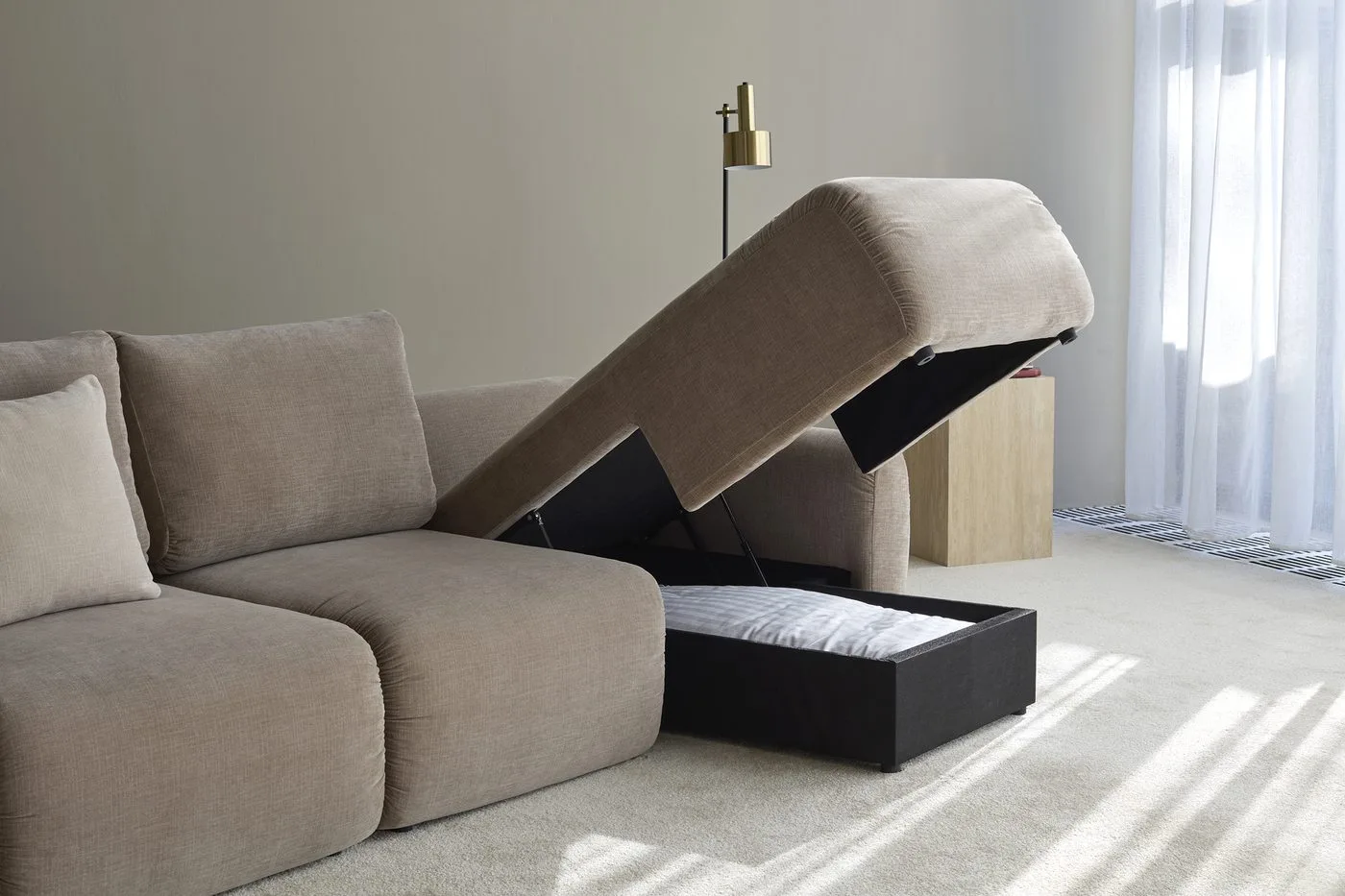 norum-schlafsofa-chaiselongue-curve-armlehnen