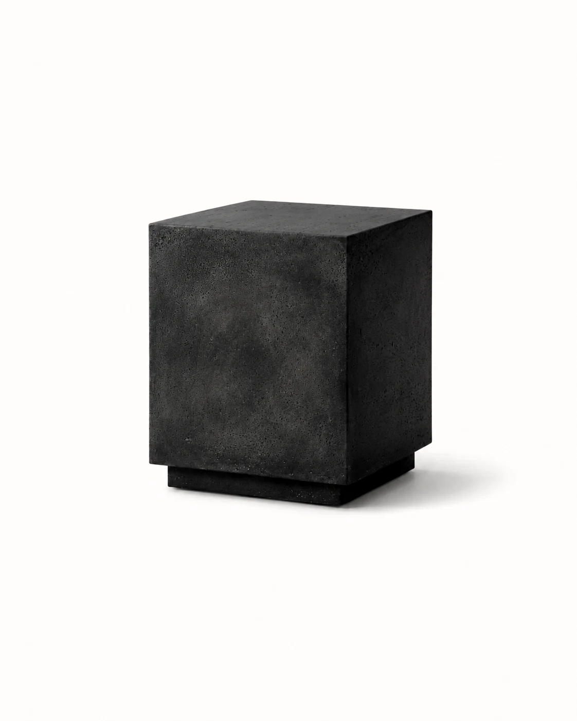 Beistelltisch Block in Dark, 41 × 41 × 51 cm, Würfelform aus Beton