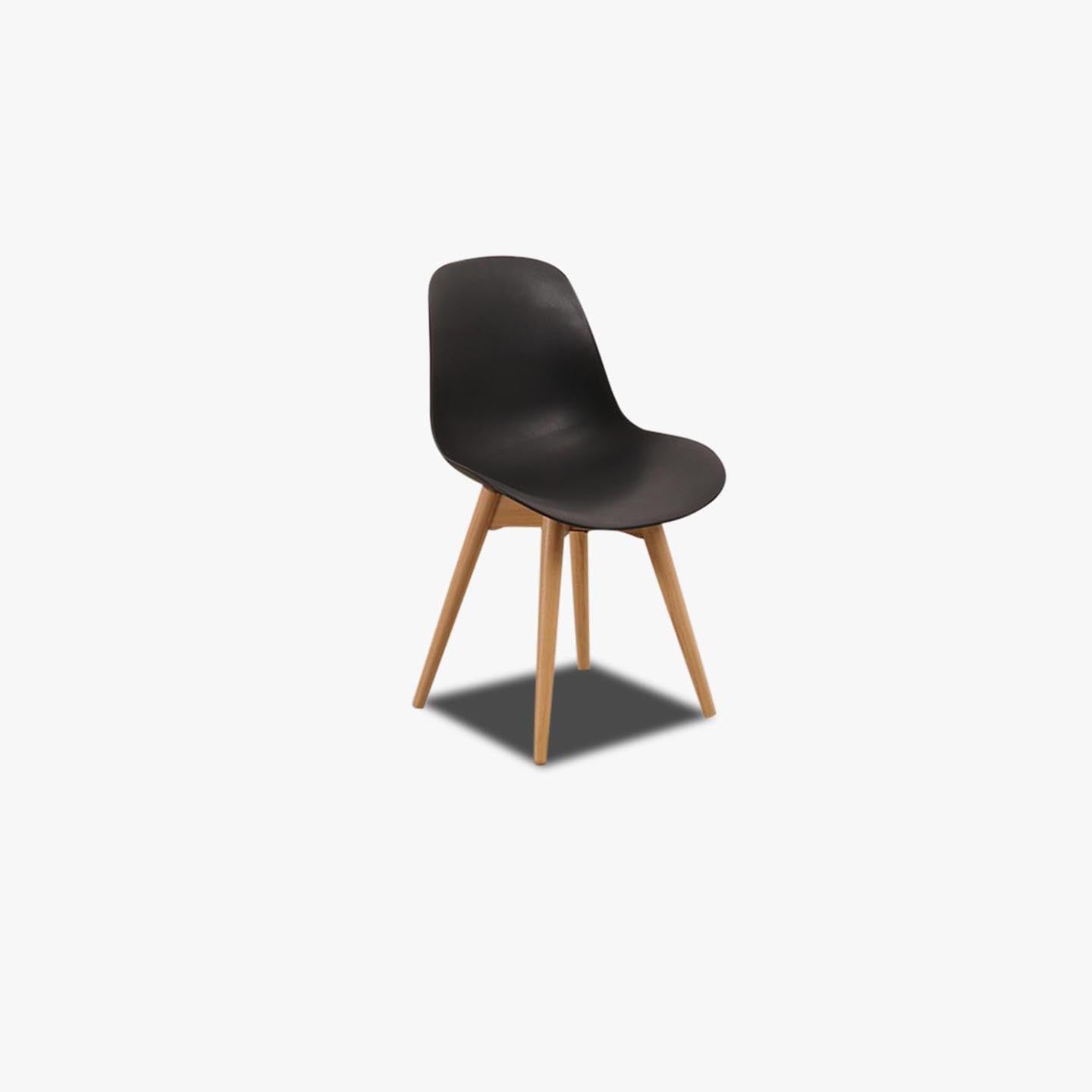 Stuhl in Kunststoff schwarz mit Holzgestell