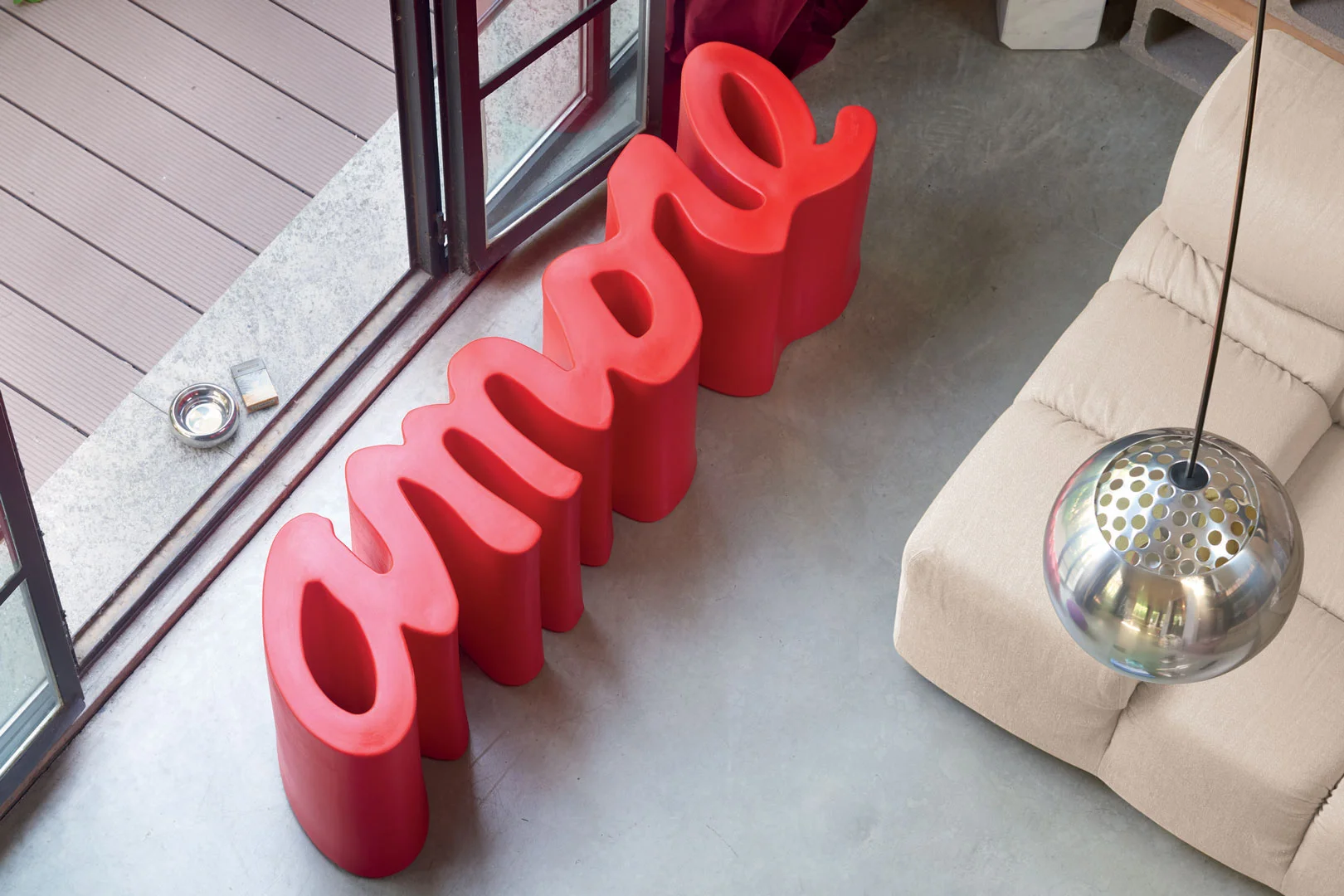 Slide Amore – Bank