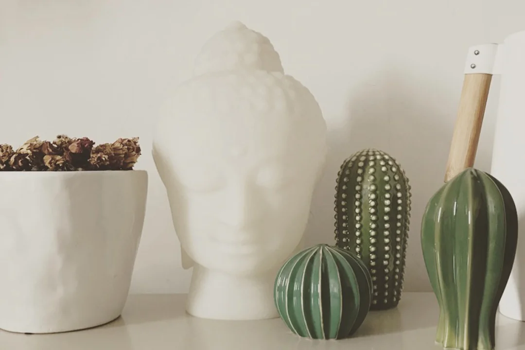 Slide Buddha – Tischleuchte – Milieubild 3