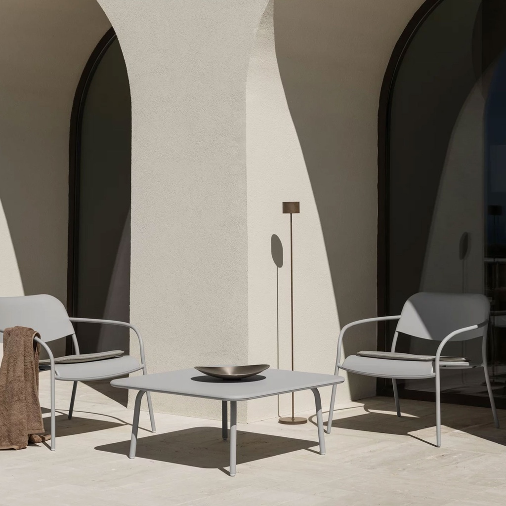 BLOMUS Outdoor Loungetisch YUA in Stahl